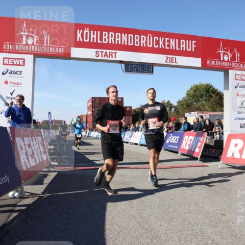 03.10.2025 - Köhlbrandbrückenlauf Lena Gebhardt http://msf.ph/oto/9048726 03.10.2025 13:04:33 Ziel 4055, 4117, 4198, 4297, 4665, 4713, 4836, 4995, 6018, 6092, 6723 meine-sportfotos.de
