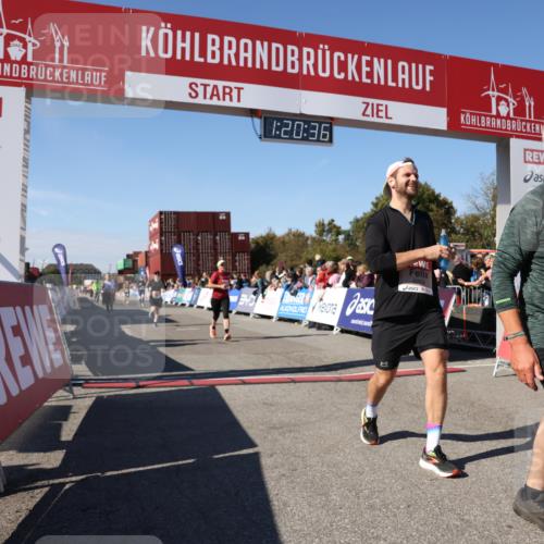 03.10.2025 - Köhlbrandbrückenlauf Lena Gebhardt http://msf.ph/oto/9048734 03.10.2025 13:20:37 Ziel 4269, 4385, 4476, 4570, 4591, 4672, 4739, 4790, 4859, 5082, 5543, 5631, 5918, 6777, 6807 meine-sportfotos.de