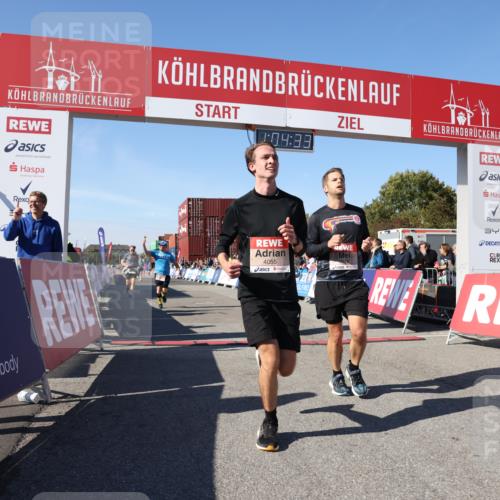 03.10.2025 - Köhlbrandbrückenlauf Lena Gebhardt http://msf.ph/oto/9048735 03.10.2025 13:04:33 Ziel 4055, 4117, 4198, 4297, 4665, 4713, 4836, 4995, 6018, 6092, 6723 meine-sportfotos.de