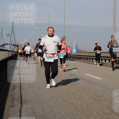 03.10.2025 - Köhlbrandbrückenlauf Fabian Wolf http://msf.ph/oto/9048736 03.10.2025 10:00:41 Position 3 3698, 3 meine-sportfotos.de