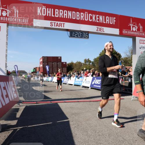 03.10.2025 - Köhlbrandbrückenlauf Lena Gebhardt http://msf.ph/oto/9048741 03.10.2025 13:20:37 Ziel 4269, 4385, 4476, 4570, 4591, 4672, 4739, 4790, 4859, 5082, 5543, 5631, 5918, 6777, 6807 meine-sportfotos.de