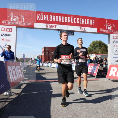 03.10.2025 - Köhlbrandbrückenlauf Lena Gebhardt http://msf.ph/oto/9048745 03.10.2025 13:04:33 Ziel 4055, 4117, 4198, 4297, 4665, 4713, 4836, 4995, 6018, 6092, 6723 meine-sportfotos.de