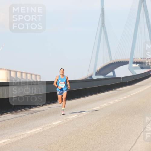 03.10.2025 - Köhlbrandbrückenlauf Lena Gebhardt http://msf.ph/oto/9048751 03.10.2025 09:31:25 Position 1  meine-sportfotos.de