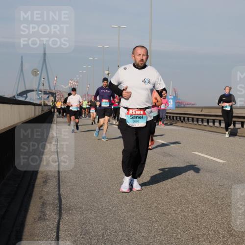 03.10.2025 - Köhlbrandbrückenlauf Fabian Wolf http://msf.ph/oto/9048757 03.10.2025 10:00:41 Position 3 3698 meine-sportfotos.de
