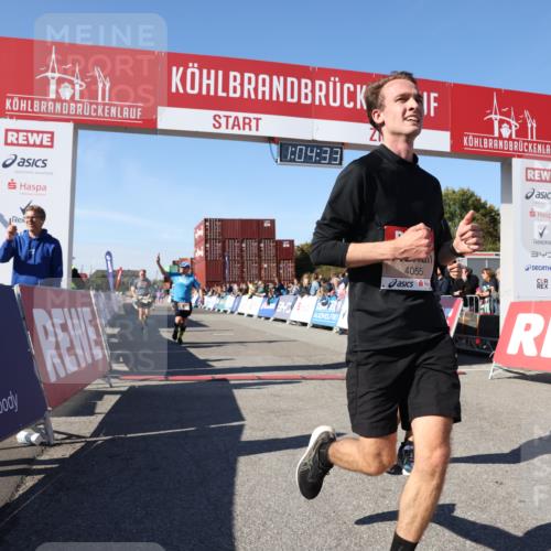 03.10.2025 - Köhlbrandbrückenlauf Lena Gebhardt http://msf.ph/oto/9048759 03.10.2025 13:04:34 Ziel 4055, 4117, 4198, 4297, 4665, 4713, 4724, 4836, 4995, 6018, 6092 meine-sportfotos.de