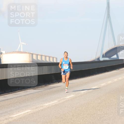 03.10.2025 - Köhlbrandbrückenlauf Lena Gebhardt http://msf.ph/oto/9048760 03.10.2025 09:31:26 Position 1  meine-sportfotos.de