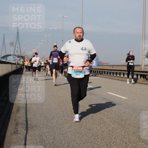 03.10.2025 - Köhlbrandbrückenlauf Fabian Wolf http://msf.ph/oto/9048768 03.10.2025 10:00:41 Position 3 3698 meine-sportfotos.de