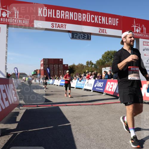 03.10.2025 - Köhlbrandbrückenlauf Lena Gebhardt http://msf.ph/oto/9048772 03.10.2025 13:20:37 Ziel 4269, 4385, 4476, 4570, 4591, 4672, 4739, 4790, 4859, 5082, 5543, 5631, 5918, 6777, 6807 meine-sportfotos.de
