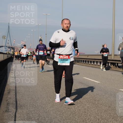 03.10.2025 - Köhlbrandbrückenlauf Fabian Wolf http://msf.ph/oto/9048776 03.10.2025 10:00:41 Position 3 3698 meine-sportfotos.de