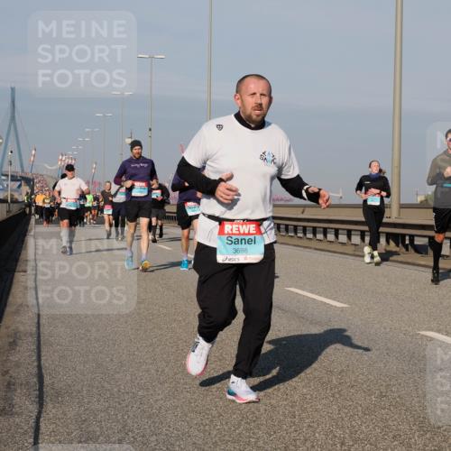 03.10.2025 - Köhlbrandbrückenlauf Fabian Wolf http://msf.ph/oto/9048780 03.10.2025 10:00:42 Position 3 3698 meine-sportfotos.de