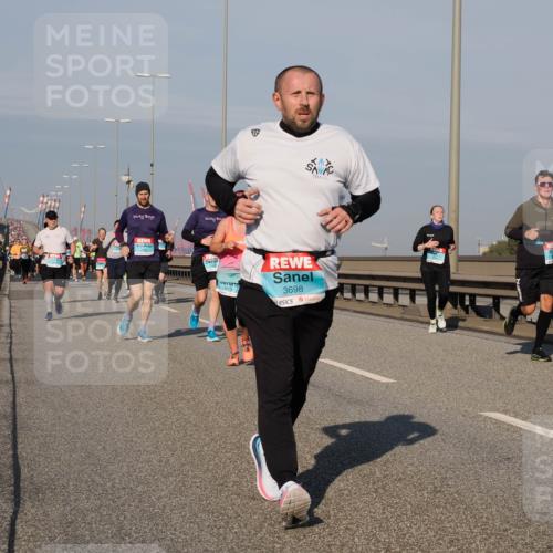 03.10.2025 - Köhlbrandbrückenlauf Fabian Wolf http://msf.ph/oto/9048790 03.10.2025 10:00:42 Position 3 3698 meine-sportfotos.de