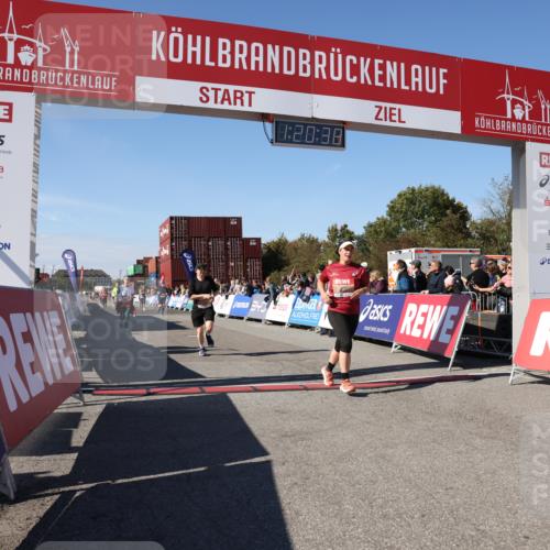 03.10.2025 - Köhlbrandbrückenlauf Lena Gebhardt http://msf.ph/oto/9048796 03.10.2025 13:20:38 Ziel 4269, 4476, 4646, 4790, 4859, 5543, 5631, 5918, 5920, 6777, 6807 meine-sportfotos.de