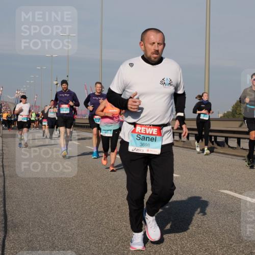 03.10.2025 - Köhlbrandbrückenlauf Fabian Wolf http://msf.ph/oto/9048800 03.10.2025 10:00:42 Position 3 3698 meine-sportfotos.de