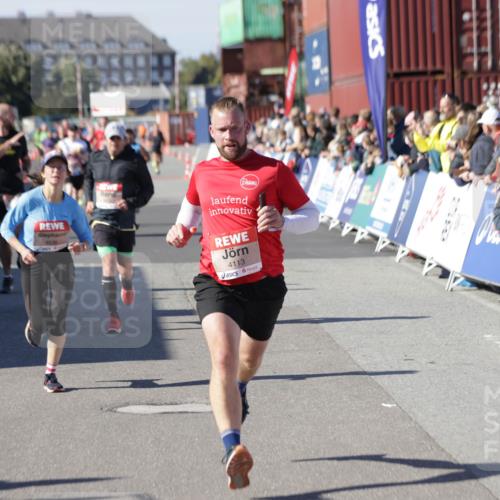 03.10.2025 - Köhlbrandbrückenlauf Jannik Wohlers http://msf.ph/oto/9048801 03.10.2025 13:07:29 Ziel 4113, 4254, 4287, 4288, 4375, 4590, 4636, 4649, 4794, 4806, 5645, 5646, 5870, 5872, 6459 meine-sportfotos.de