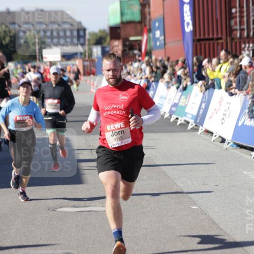 03.10.2025 - Köhlbrandbrückenlauf Jannik Wohlers http://msf.ph/oto/9048806 03.10.2025 13:07:29 Ziel 4113, 4254, 4287, 4288, 4375, 4590, 4636, 4649, 4794, 4806, 5645, 5646, 5870, 5872, 6459 meine-sportfotos.de
