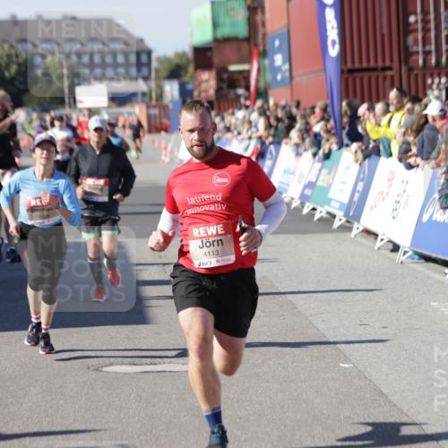 03.10.2025 - Köhlbrandbrückenlauf Jannik Wohlers http://msf.ph/oto/9048810 03.10.2025 13:07:29 Ziel 4113, 4254, 4287, 4288, 4375, 4590, 4636, 4649, 4794, 4806, 5645, 5646, 5870, 5872, 6459 meine-sportfotos.de