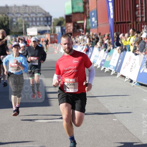 03.10.2025 - Köhlbrandbrückenlauf Jannik Wohlers http://msf.ph/oto/9048814 03.10.2025 13:07:29 Ziel 4113, 4254, 4287, 4288, 4375, 4590, 4636, 4649, 4794, 4806, 5645, 5646, 5870, 5872, 6459 meine-sportfotos.de