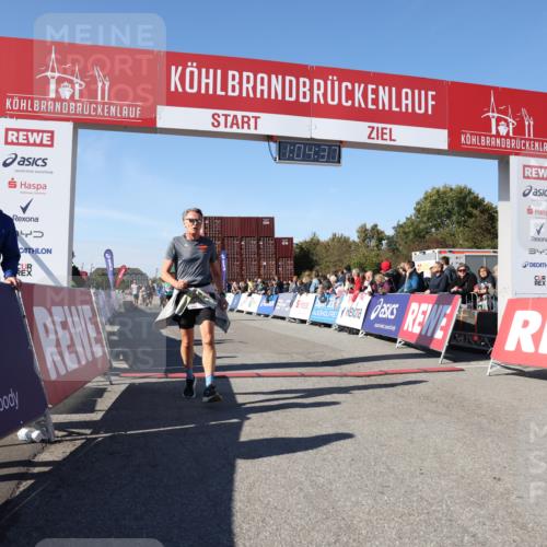 03.10.2025 - Köhlbrandbrückenlauf Lena Gebhardt http://msf.ph/oto/9048816 03.10.2025 13:04:38 Ziel 4022, 4055, 4236, 4246, 4247, 4713, 4724, 4831, 5948, 6018, 6092, 6470 meine-sportfotos.de