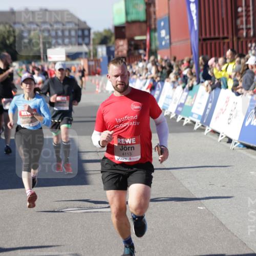 03.10.2025 - Köhlbrandbrückenlauf Jannik Wohlers http://msf.ph/oto/9048819 03.10.2025 13:07:29 Ziel 4113, 4254, 4287, 4288, 4375, 4590, 4636, 4649, 4794, 4806, 5645, 5646, 5870, 5872, 6459 meine-sportfotos.de