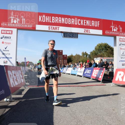 03.10.2025 - Köhlbrandbrückenlauf Lena Gebhardt http://msf.ph/oto/9048824 03.10.2025 13:04:38 Ziel 4022, 4055, 4236, 4246, 4247, 4713, 4724, 4831, 5948, 6018, 6092, 6470 meine-sportfotos.de