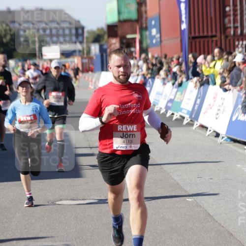 03.10.2025 - Köhlbrandbrückenlauf Jannik Wohlers http://msf.ph/oto/9048826 03.10.2025 13:07:29 Ziel 4113, 4254, 4287, 4288, 4375, 4590, 4636, 4649, 4794, 4806, 5645, 5646, 5870, 5872, 6459 meine-sportfotos.de