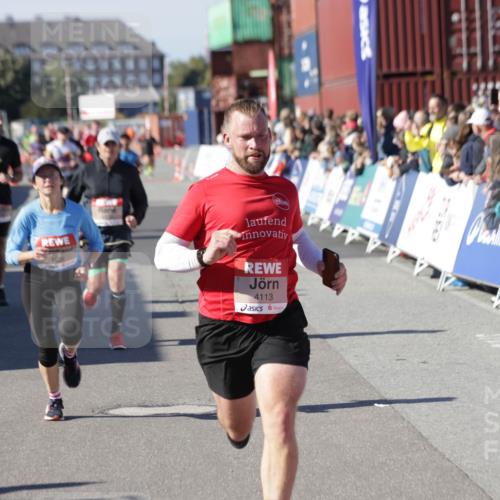03.10.2025 - Köhlbrandbrückenlauf Jannik Wohlers http://msf.ph/oto/9048829 03.10.2025 13:07:29 Ziel 4113, 4254, 4287, 4288, 4375, 4590, 4636, 4649, 4794, 4806, 5645, 5646, 5870, 5872, 6459 meine-sportfotos.de
