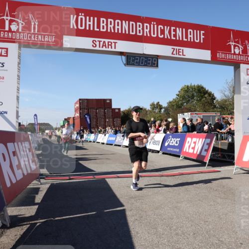 03.10.2025 - Köhlbrandbrückenlauf Lena Gebhardt http://msf.ph/oto/9048834 03.10.2025 13:20:40 Ziel 4269, 4476, 4646, 4790, 5488, 5543, 5631, 5774, 5918, 5920, 6777, 6807 meine-sportfotos.de