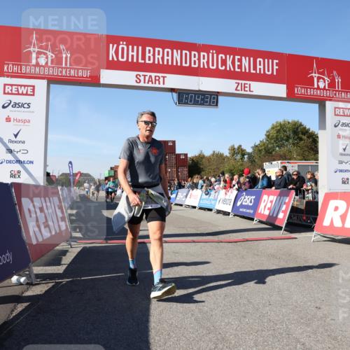 03.10.2025 - Köhlbrandbrückenlauf Lena Gebhardt http://msf.ph/oto/9048835 03.10.2025 13:04:38 Ziel 4022, 4055, 4236, 4246, 4247, 4713, 4724, 4831, 5948, 6018, 6092, 6470 meine-sportfotos.de