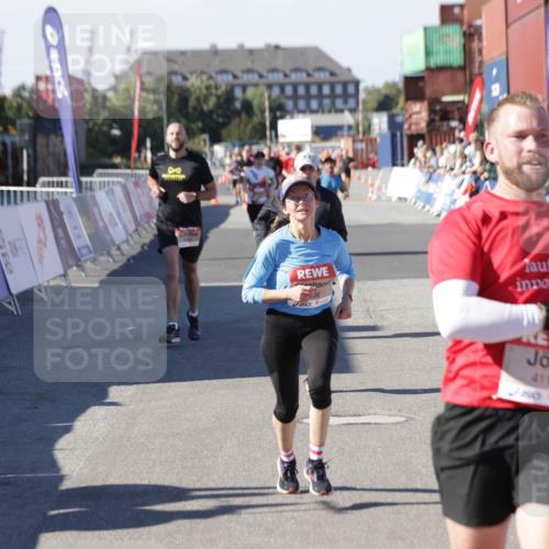 03.10.2025 - Köhlbrandbrückenlauf Jannik Wohlers http://msf.ph/oto/9048843 03.10.2025 13:07:30 Ziel 4113, 4254, 4287, 4288, 4375, 4590, 4636, 4649, 4794, 4806, 5645, 5646, 5870, 5872, 6459 meine-sportfotos.de