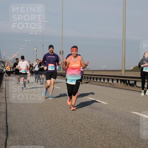 03.10.2025 - Köhlbrandbrückenlauf Fabian Wolf http://msf.ph/oto/9048845 03.10.2025 10:00:43 Position 3 3273 meine-sportfotos.de