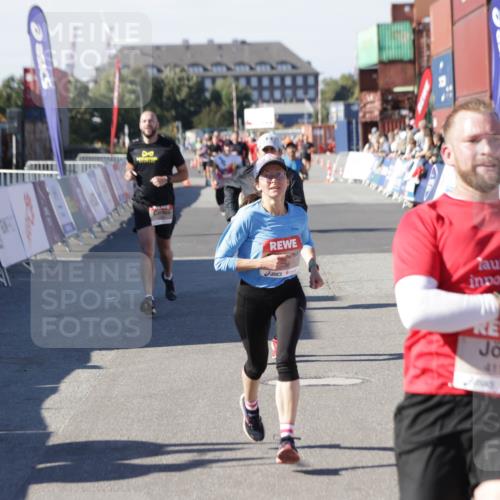 03.10.2025 - Köhlbrandbrückenlauf Jannik Wohlers http://msf.ph/oto/9048848 03.10.2025 13:07:30 Ziel 4113, 4254, 4287, 4288, 4375, 4590, 4636, 4649, 4794, 4806, 5645, 5646, 5870, 5872, 6459 meine-sportfotos.de