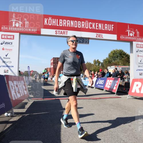 03.10.2025 - Köhlbrandbrückenlauf Lena Gebhardt http://msf.ph/oto/9048850 03.10.2025 13:04:39 Ziel 4022, 4055, 4236, 4246, 4247, 4713, 4724, 4831, 5948, 6018, 6092, 6470 meine-sportfotos.de