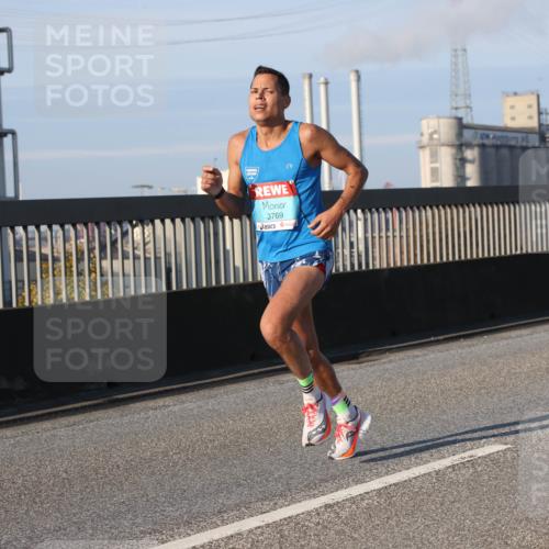 03.10.2025 - Köhlbrandbrückenlauf Lena Gebhardt http://msf.ph/oto/9048852 03.10.2025 09:31:33 Position 1 3769 meine-sportfotos.de