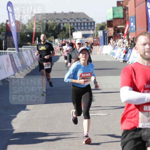 03.10.2025 - Köhlbrandbrückenlauf Jannik Wohlers http://msf.ph/oto/9048855 03.10.2025 13:07:30 Ziel 4113, 4254, 4287, 4288, 4375, 4590, 4636, 4649, 4794, 4806, 5645, 5646, 5870, 5872, 6459 meine-sportfotos.de