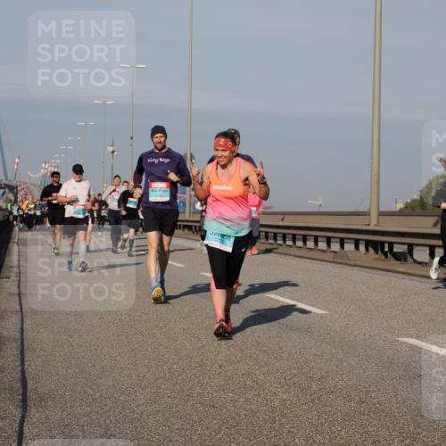 03.10.2025 - Köhlbrandbrückenlauf Fabian Wolf http://msf.ph/oto/9048856 03.10.2025 10:00:43 Position 3 2242, 3273 meine-sportfotos.de