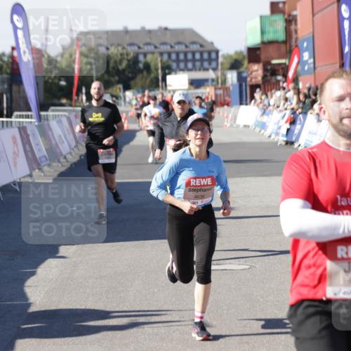03.10.2025 - Köhlbrandbrückenlauf Jannik Wohlers http://msf.ph/oto/9048860 03.10.2025 13:07:30 Ziel 4113, 4254, 4287, 4288, 4375, 4590, 4636, 4649, 4794, 4806, 5645, 5646, 5870, 5872, 6459 meine-sportfotos.de