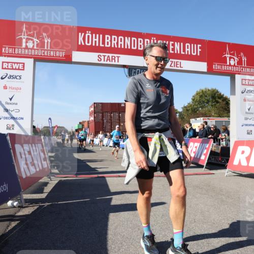 03.10.2025 - Köhlbrandbrückenlauf Lena Gebhardt http://msf.ph/oto/9048864 03.10.2025 13:04:39 Ziel 4022, 4055, 4236, 4246, 4247, 4713, 4724, 4831, 5948, 6018, 6092, 6470 meine-sportfotos.de