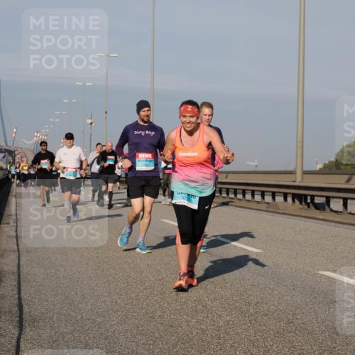 03.10.2025 - Köhlbrandbrückenlauf Fabian Wolf http://msf.ph/oto/9048880 03.10.2025 10:00:44 Position 3 2242, 3273 meine-sportfotos.de
