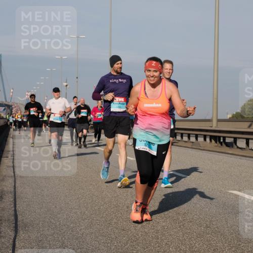 03.10.2025 - Köhlbrandbrückenlauf Fabian Wolf http://msf.ph/oto/9048903 03.10.2025 10:00:45 Position 3 2242, 327 meine-sportfotos.de