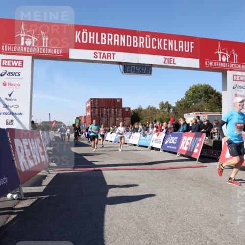 03.10.2025 - Köhlbrandbrückenlauf Lena Gebhardt http://msf.ph/oto/9048936 03.10.2025 13:04:41 Ziel 4022, 4055, 4236, 4246, 4247, 4303, 4713, 4724, 4831, 5948, 5968, 6018, 6092, 6470 meine-sportfotos.de
