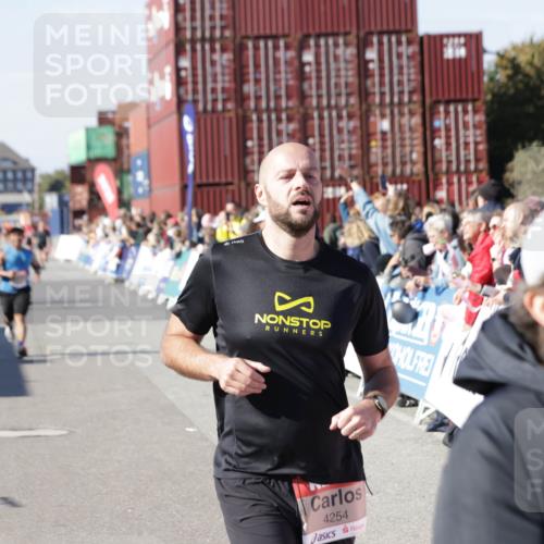03.10.2025 - Köhlbrandbrückenlauf Jannik Wohlers http://msf.ph/oto/9048985 03.10.2025 13:07:34 Ziel 4113, 4165, 4254, 4263, 4287, 4288, 4375, 4636, 5870, 5872, 6744 meine-sportfotos.de