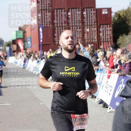 03.10.2025 - Köhlbrandbrückenlauf Jannik Wohlers http://msf.ph/oto/9048993 03.10.2025 13:07:34 Ziel 4113, 4165, 4254, 4263, 4287, 4288, 4375, 4636, 5870, 5872, 6744 meine-sportfotos.de
