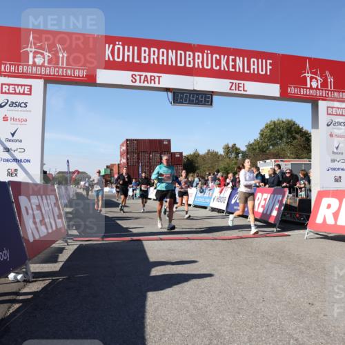 03.10.2025 - Köhlbrandbrückenlauf Lena Gebhardt http://msf.ph/oto/9049003 03.10.2025 13:04:43 Ziel 4022, 4061, 4236, 4246, 4247, 4303, 4449, 4713, 4724, 4831, 5849, 5948, 5968, 6092, 6268, 6470, 6716 meine-sportfotos.de