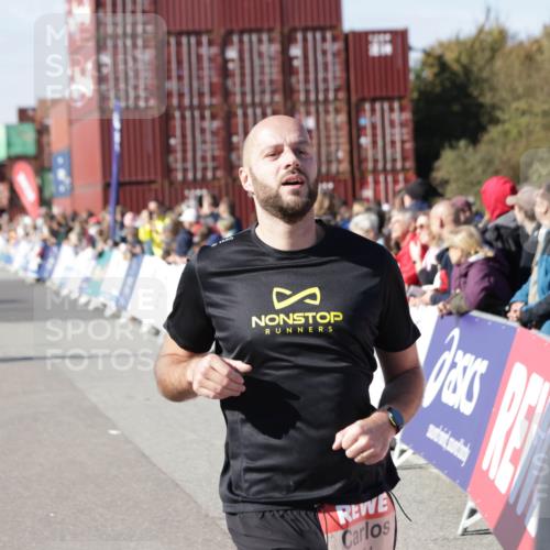 03.10.2025 - Köhlbrandbrückenlauf Jannik Wohlers http://msf.ph/oto/9049004 03.10.2025 13:07:34 Ziel 4113, 4165, 4254, 4263, 4287, 4288, 4375, 4636, 5870, 5872, 6744 meine-sportfotos.de