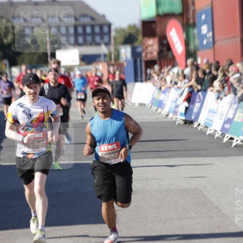 03.10.2025 - Köhlbrandbrückenlauf Jannik Wohlers http://msf.ph/oto/9049007 03.10.2025 13:07:36 Ziel 4113, 4165, 4254, 4263, 4287, 4288, 4375, 4636, 6744, 6800 meine-sportfotos.de