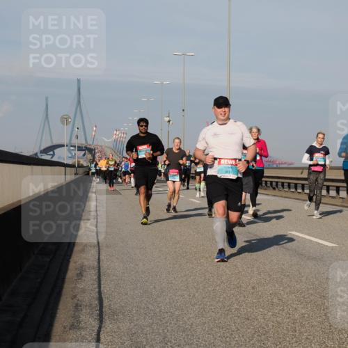 03.10.2025 - Köhlbrandbrückenlauf Fabian Wolf http://msf.ph/oto/9049008 03.10.2025 10:00:48 Position 3 3815 meine-sportfotos.de
