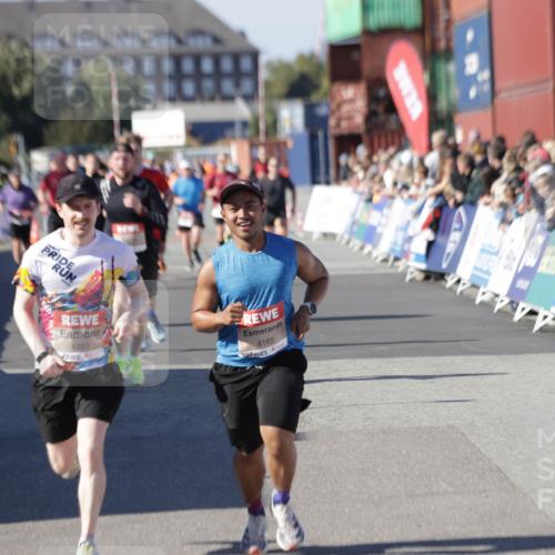 03.10.2025 - Köhlbrandbrückenlauf Jannik Wohlers http://msf.ph/oto/9049017 03.10.2025 13:07:36 Ziel 4113, 4165, 4254, 4263, 4287, 4288, 4375, 4636, 6744, 6800 meine-sportfotos.de