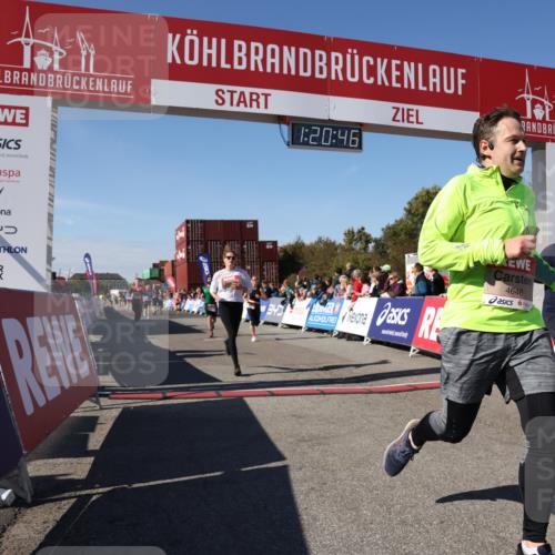 03.10.2025 - Köhlbrandbrückenlauf Lena Gebhardt http://msf.ph/oto/9049024 03.10.2025 13:20:46 Ziel 4476, 4646, 4709, 5480, 5488, 5774, 5918, 5920, 6703, 6777, 6807 meine-sportfotos.de