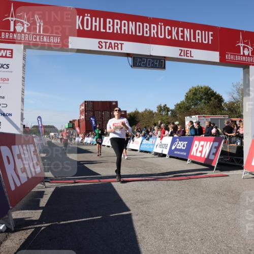 03.10.2025 - Köhlbrandbrückenlauf Lena Gebhardt http://msf.ph/oto/9049031 03.10.2025 13:20:47 Ziel 4476, 4646, 4709, 4915, 4916, 5480, 5488, 5774, 5918, 5920, 6703, 6777, 6807 meine-sportfotos.de