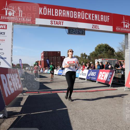 03.10.2025 - Köhlbrandbrückenlauf Lena Gebhardt http://msf.ph/oto/9049048 03.10.2025 13:20:48 Ziel 4476, 4646, 4709, 4915, 4916, 5084, 5480, 5488, 5774, 5918, 5920, 6703, 6777 meine-sportfotos.de